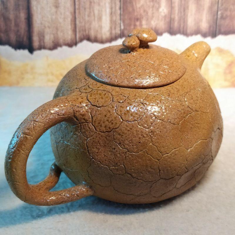 🍵段泥 柴燒 供春壺🍵   梅花7孔出水 390cc 《紫玉金砂 溫潤如玉》 『入窯一色 出窯萬彩』-細節圖3