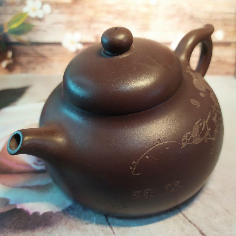 🍵宜興紫砂廠 黑星土 鐘鼎壺🍵壺名：鐘鼎壺底款：中國宜興 豆干章蓋款：洪泉 黑星土 宜興 宜興壺 紫砂壺 茶壺 茶具-細節圖2