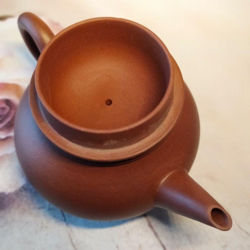 🍵宜興紫砂廠 紫泥 芭樂壺🍵壺名：芭樂水平壺 底款：中國宜興 泥料：紫泥 容量：約160cc 宜興壺 紫砂壺 茶壺 茶具-細節圖8