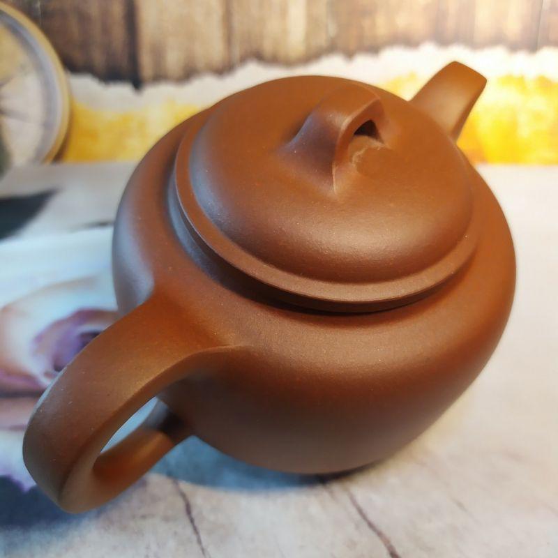 🍵精品清水泥 漢韻壺🍵  壺名：漢韻壺 底款：劉紅霞 泥料：清水泥 容量：約230cc 出水：10孔-細節圖2
