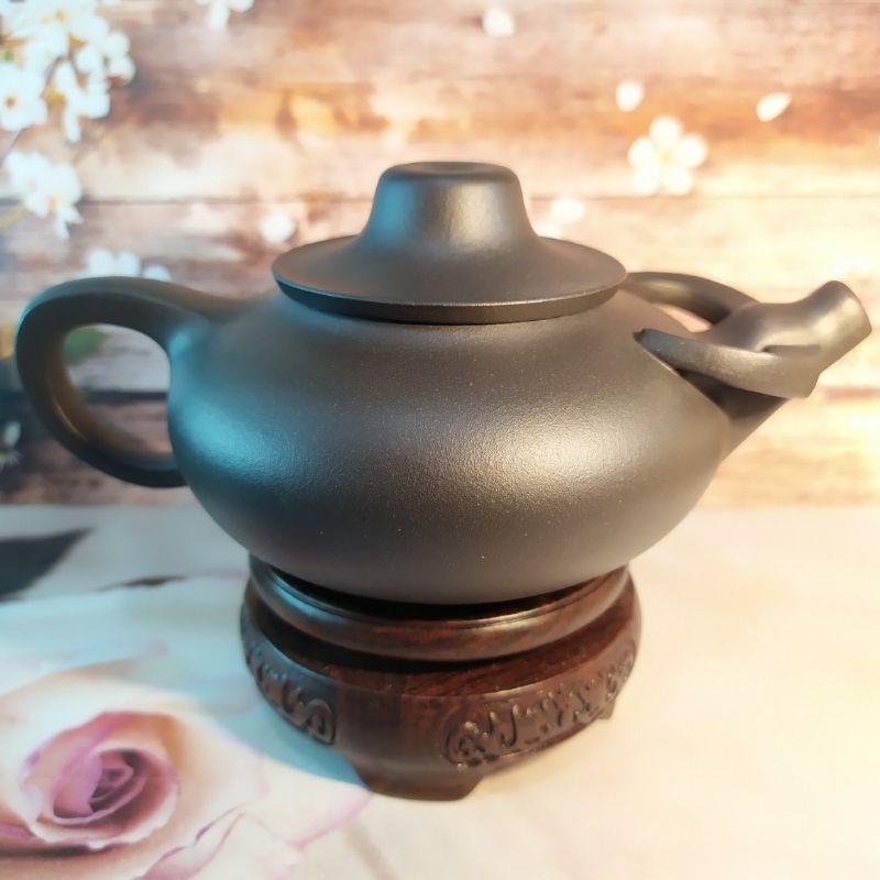 🐃原礦石黃  牛氣沖天🐂  稀有泥料 珍藏精品  壺嘴設計 牛頭造型 壺身陶刻 牛氣沖天16孔出水  270cc-細節圖4