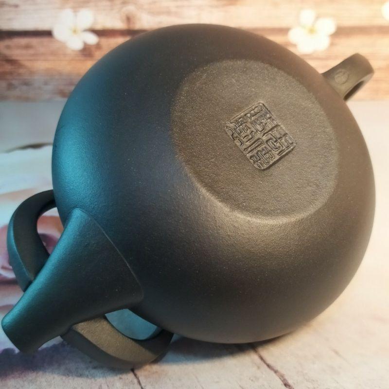 🐃原礦石黃  牛氣沖天🐂  稀有泥料 珍藏精品  壺嘴設計 牛頭造型 壺身陶刻 牛氣沖天16孔出水  270cc-細節圖7