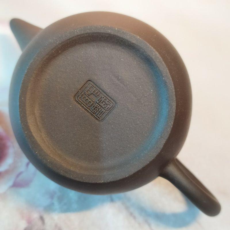 ‌🍵宜興紫砂廠 黑泥 蘋果壺🍵壺名：黑蘋果壺 出水：單孔 容量：約160cc 泥料：黑鐵砂 宜興壺 紫砂壺 茶壺 茶具-細節圖8