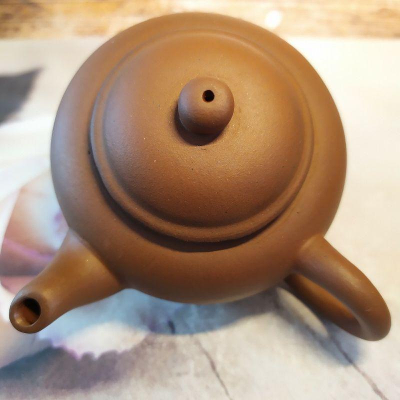 🍵宜興紫砂廠 紅土 側把鴿嘴水平壺🍵壺名：側把鴿嘴水平壺底款：中國宜興 出水：14孔 宜興 宜興壺 紫砂壺 茶壺 茶具-細節圖3