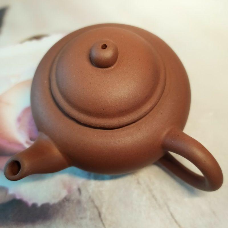 🍵宜興紫砂廠 紅土 側把鴿嘴水平壺🍵壺名：側把鴿嘴水平壺底款：中國宜興 出水：14孔 宜興 宜興壺 紫砂壺 茶壺 茶具-細節圖5