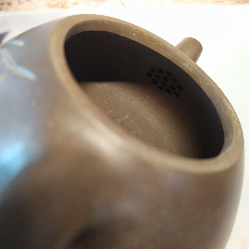 🍵紫砂一廠 黑星土 過橋扁腹壺 🍵壺名：過橋扁腹陶刻：竹趣底款：中國宜興 泥料：黑星泥 宜興 宜興壺 紫砂壺 茶壺 茶具-細節圖7