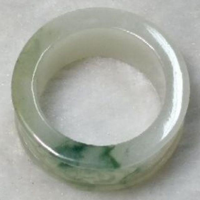 🦇福星高照🦇 天然緬甸玉A貨翡翠-糯冰飄綠花 精雕 蝙蝠 如意紋 扳指【92jade 遇見善緣】現貨特惠 翡翠扳指戒指-細節圖3