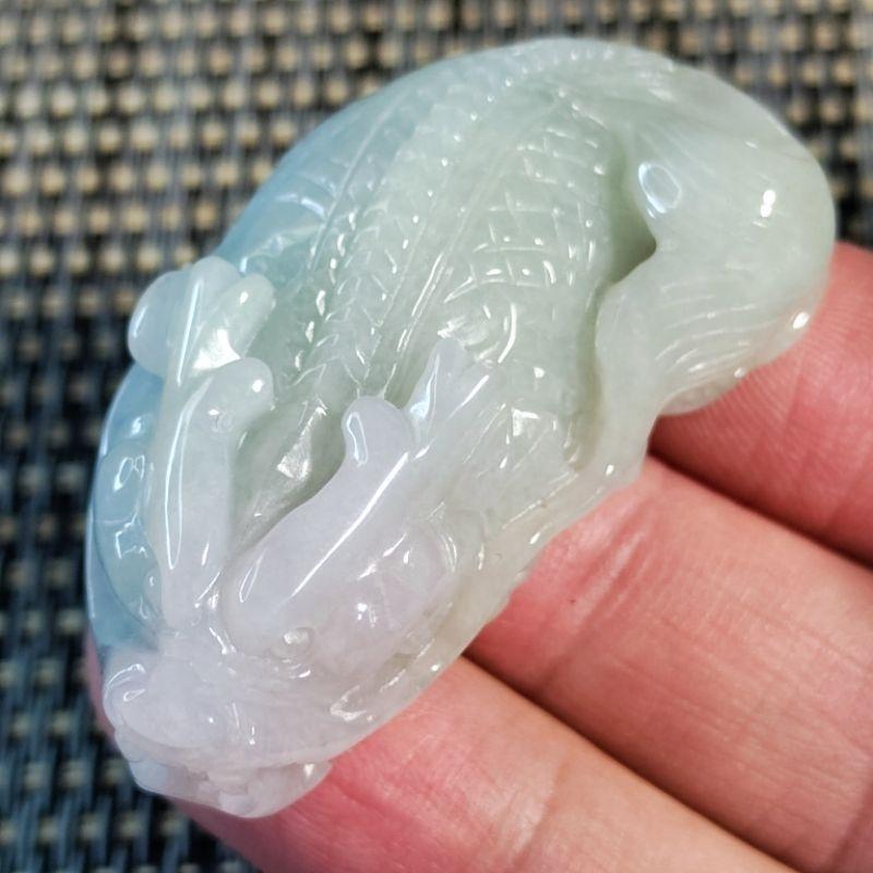 🐲高升昌盛🐟天然緬甸玉A貨翡翠-冰淡綠 立體精雕 龍魚/魚化龍 現貨特價【92jade就愛翡翠】翡翠龍魚 鰲魚 玉佩玉墬-細節圖3