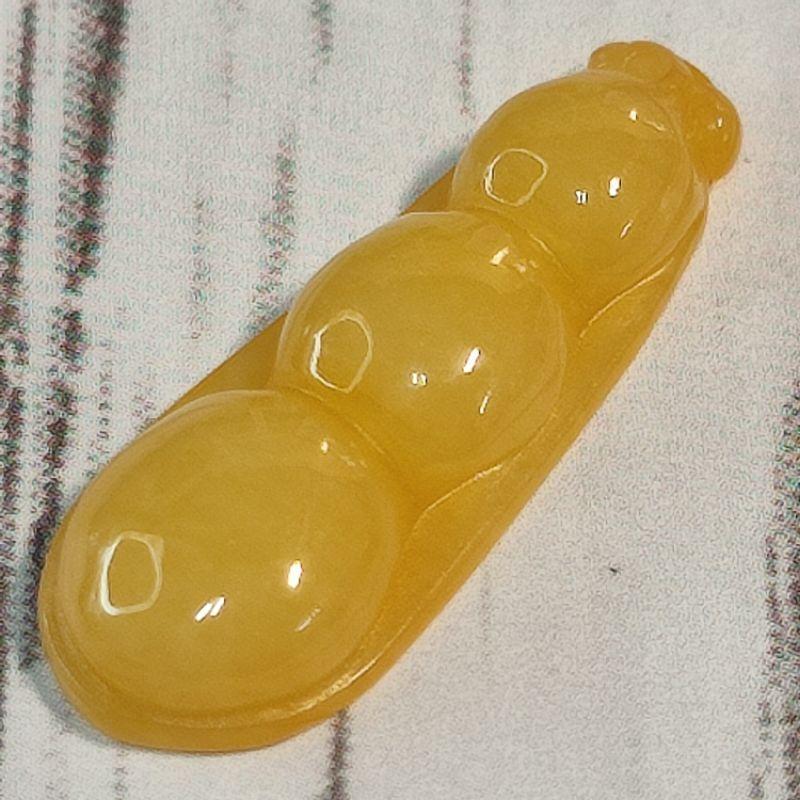 🍡連中三元🍡天然緬甸玉 A貨翡翠-黃翡 精雕 福豆 附證書 現貨實拍優惠特價【92jade 遇見善緣】翡翠福豆 三元及第-細節圖2