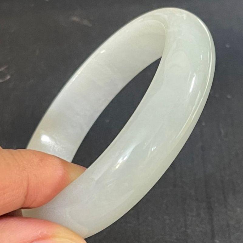 💠大圈口貴婦平安鐲💠天然緬甸玉A貨翡翠-21圍 淡底色 大手圍 手鐲 手環 玉鐲 翡翠手鐲 附國際寶石鑑定證書母親節禮物-細節圖3