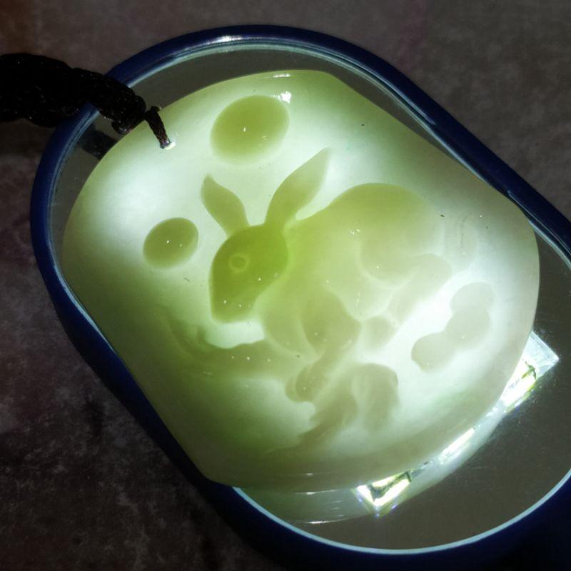 🐇揚眉吐氣🐇天然緬甸玉A貨翡翠-秋香色 精雕 玉兔/兔子 玉牌 現貨實拍特價【92jade 遇見善緣】new jeans-細節圖3