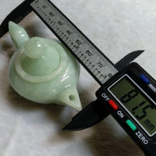 🀄把把胡🀄-天然緬甸玉A貨翡翠-果綠色 精雕 玉壺 茶壺 小擺件 現貨特價【92jade 遇見善緣】翡翠茶壺 玉茶壺-細節圖7