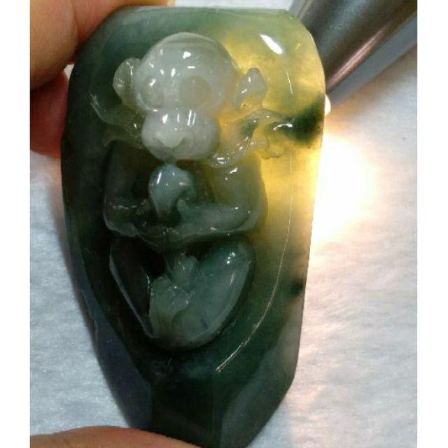 🐒好彩頭🐒天然緬甸玉A貨翡翠-冰油青帶黑皮 精工深雕 靈猴獻桃 手把件【92jade 遇見善緣】現貨特惠-細節圖6