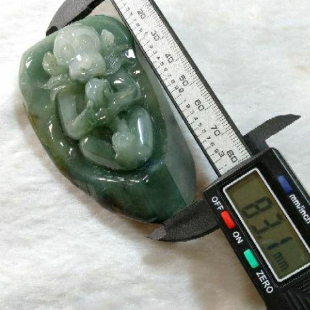 🐒好彩頭🐒天然緬甸玉A貨翡翠-冰油青帶黑皮 精工深雕 靈猴獻桃 手把件【92jade 遇見善緣】現貨特惠-細節圖8
