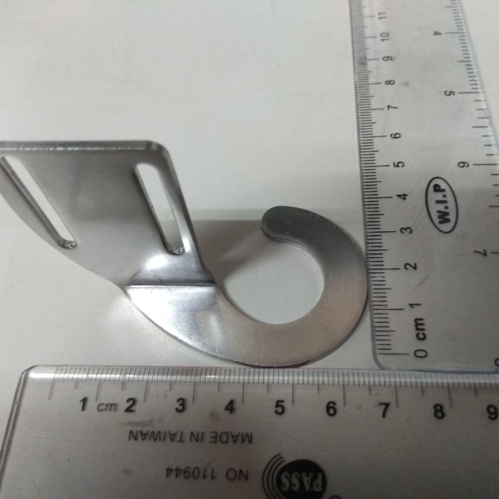 娃娃機 防甩片 不鏽鋼(不易變形) 2mm (近原廠改良版) 飛絡力 孔徑加長型(好凹)+送螺絲配件(買10片送1片)-細節圖3