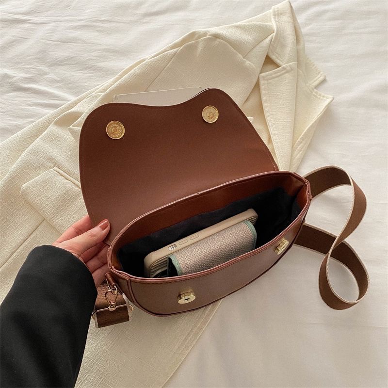 純色系簡約百搭馬鞍包-細節圖11