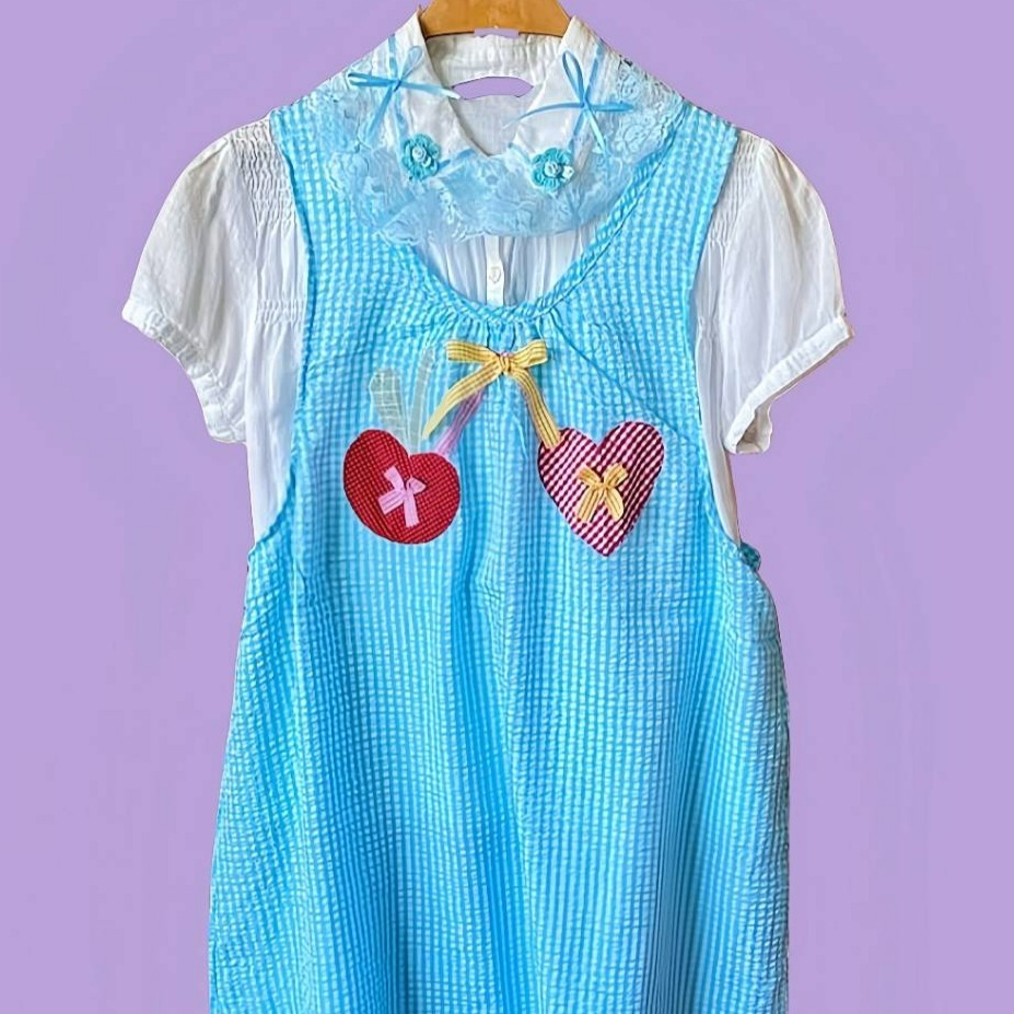 藍碰撞紅蘋果吊帶洋-細節圖2