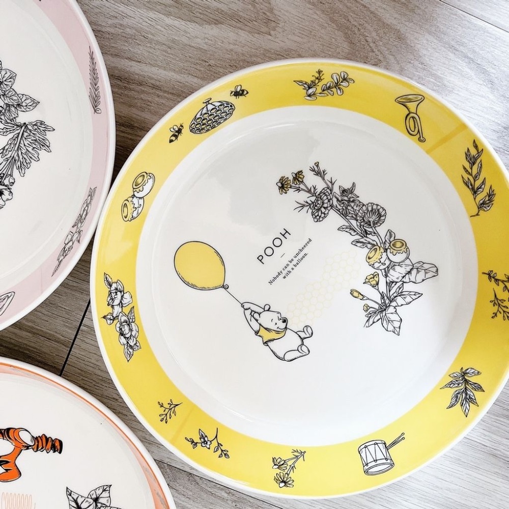 現貨🔥日本正版迪士尼小熊維尼家族花園設計款陶瓷餐盤組（三入）-細節圖2