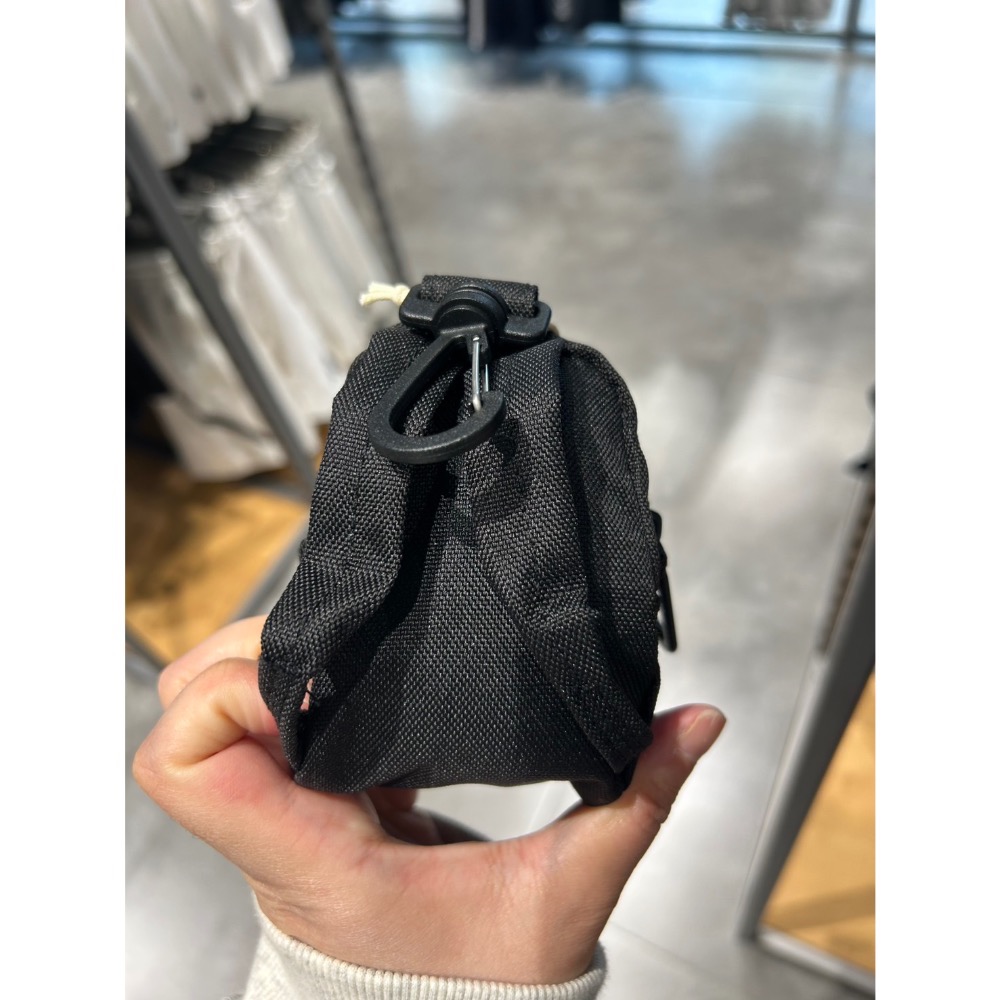 「在台現貨」 🇰🇷 Adidas 首爾限定 迷你後背包 環保袋 摺疊購物袋 零錢包 耳機包 小後背包 造型掛飾 現貨-細節圖4