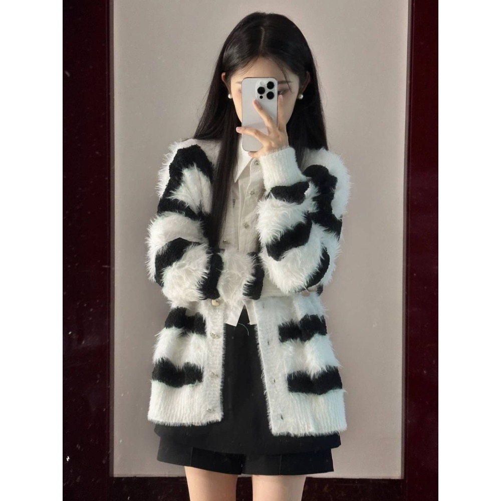 暖呼呼愛心釦海馬毛外套-細節圖4