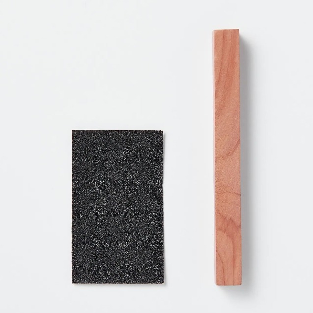 現貨日本無印良品 紅雪松 天然防蟲 除臭 附砂紙 20入 塊狀 200g 日本限定 日本無印 衣櫃防蟲-細節圖5