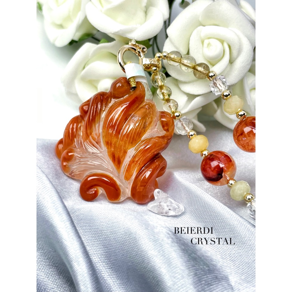 天然俏色紅兔毛桃花九尾狐吊墜-細節圖2