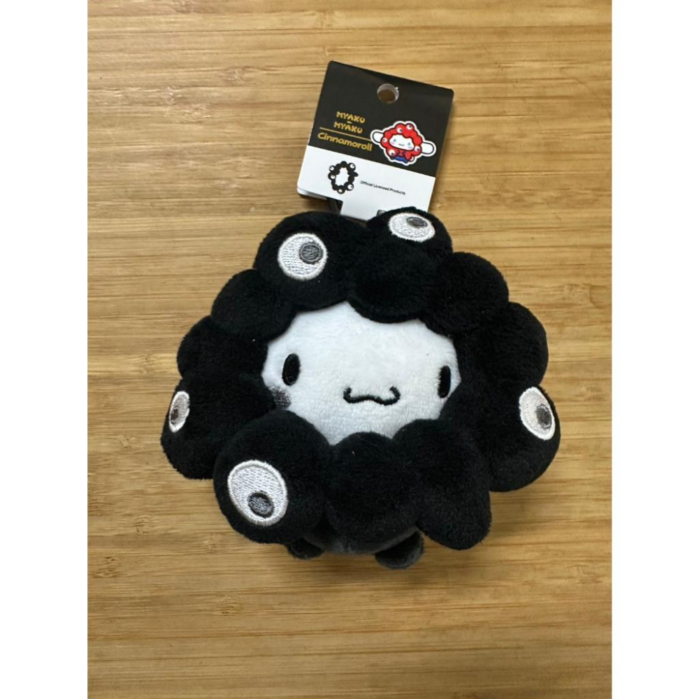 c2【台灣現貨】黑色三麗鷗 脈脈 萬博  吊飾聯名  EXPO 大阪萬博 日本代購 大耳狗 娃娃-細節圖5