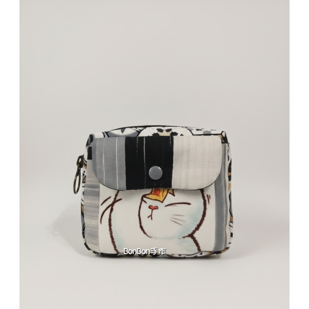 行動電源小物收納包-貼符咒的小貓-細節圖2