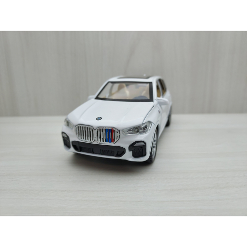 台灣現貨 全新盒裝~1:32 ~BMW 寶馬 X5 可開門 白色 合金 模型車 聲光車 玩具 兒童 禮物 收藏 交通