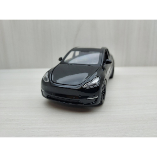 台灣現貨 全新盒裝~1:32 ~特斯拉 TESLA MODEL Y 黑色 合金 模型車 聲光車 玩具 兒童 禮物 收藏