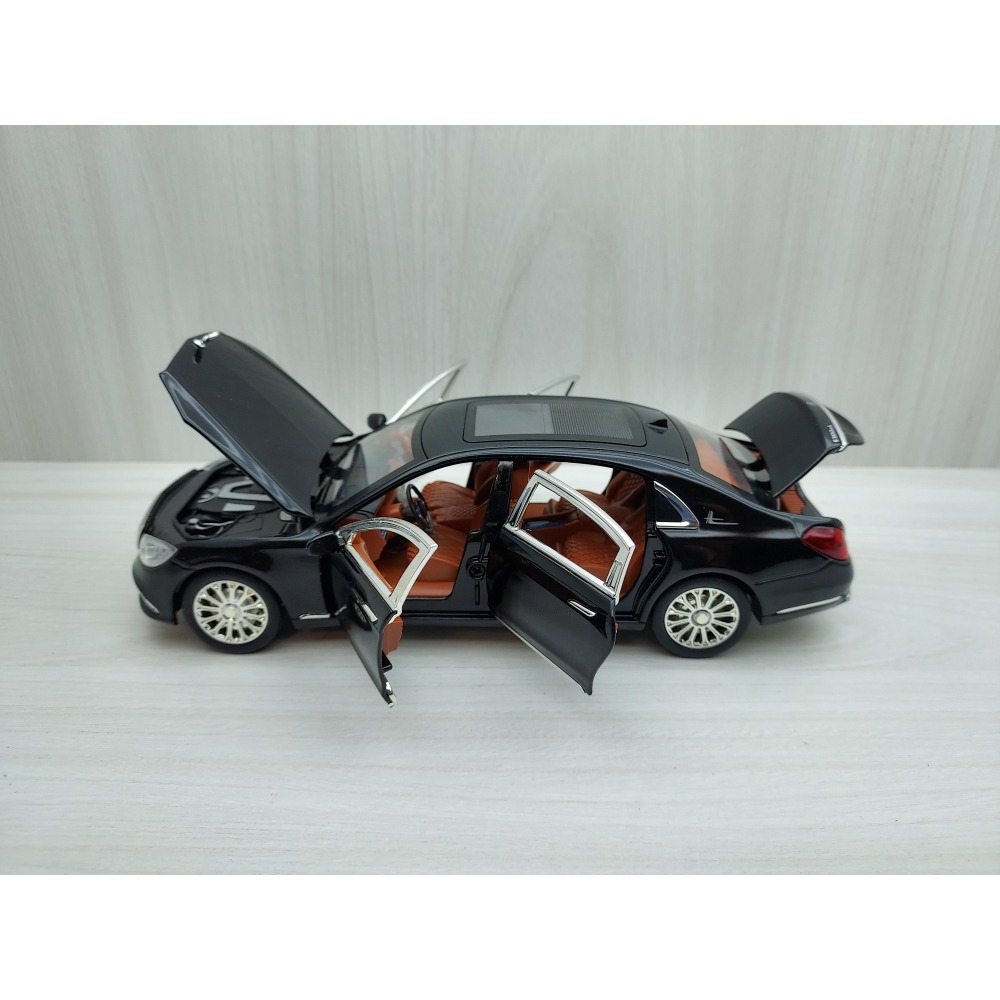 全新盒裝~1:24~賓士 BENZ E300 黑色 合金 模型車 聲光車 玩具 兒童 禮物 收藏-細節圖3