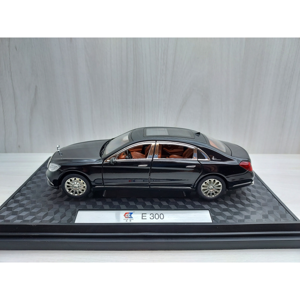 全新盒裝~1:24~賓士 BENZ E300 黑色 合金 模型車 聲光車 玩具 兒童 禮物 收藏-細節圖7