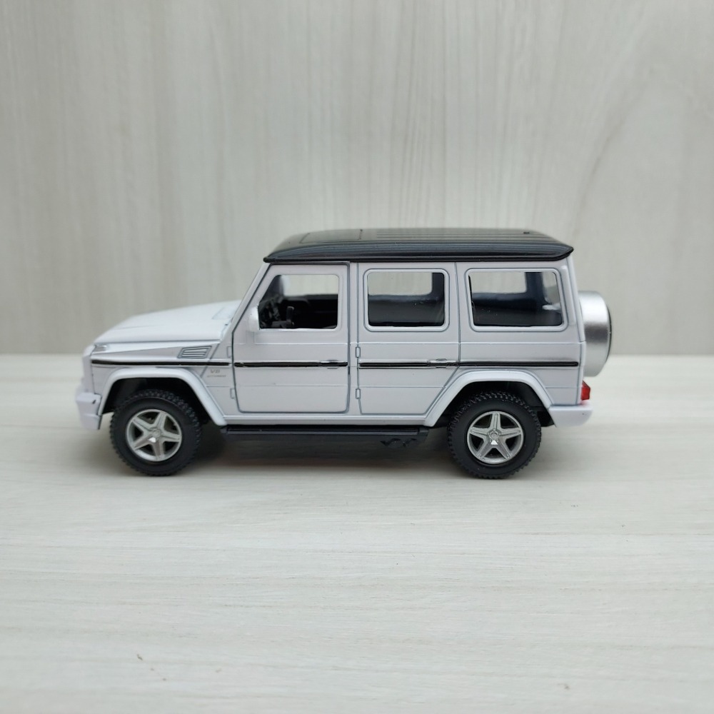 全新盒裝1:36~賓士 MERCEDES-BENZ G63 AMG 黑白色 合金汽車模型-細節圖2