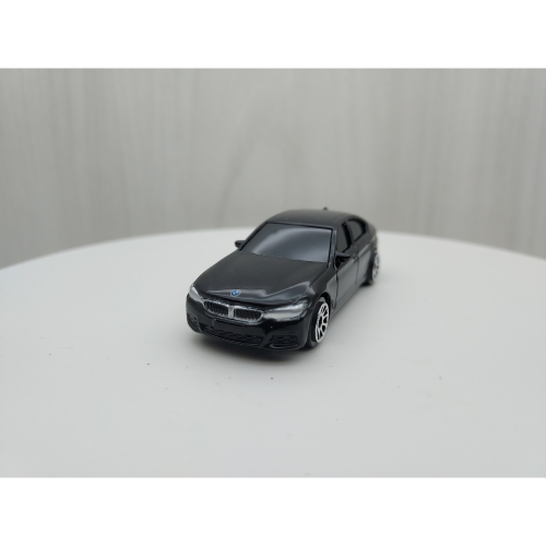 台灣現貨 全新盒裝~1:64~寶馬 BMW 550I 黑色 黑窗 合金 滑行車 模型車 玩具 小汽車 兒童 禮物 收藏