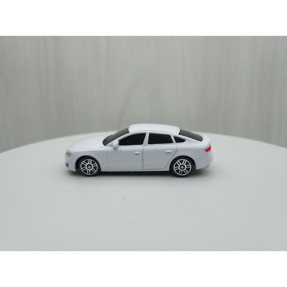 台灣現貨 全新盒裝1:64~奧迪 AUDI A5白色 黑窗 合金 模型車 玩具 小汽車 兒童 禮物 收藏 交通 比例模型-細節圖2
