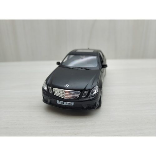 台灣現貨 全新盒裝1:36~賓士 BENZ E63 AMG 消光黑色 合金 模型車 玩具 迴力 兒童 生日 禮物 收藏