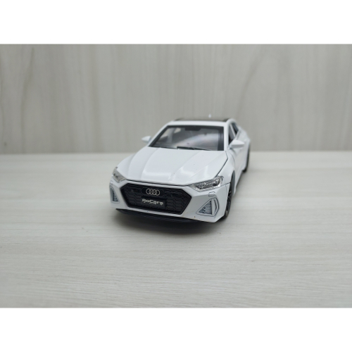 台灣現貨 全新盒裝1:32 ~奧迪 AUDI RS7 白色 合金 模型車 聲光車 玩具 兒童 禮物 收藏 交通