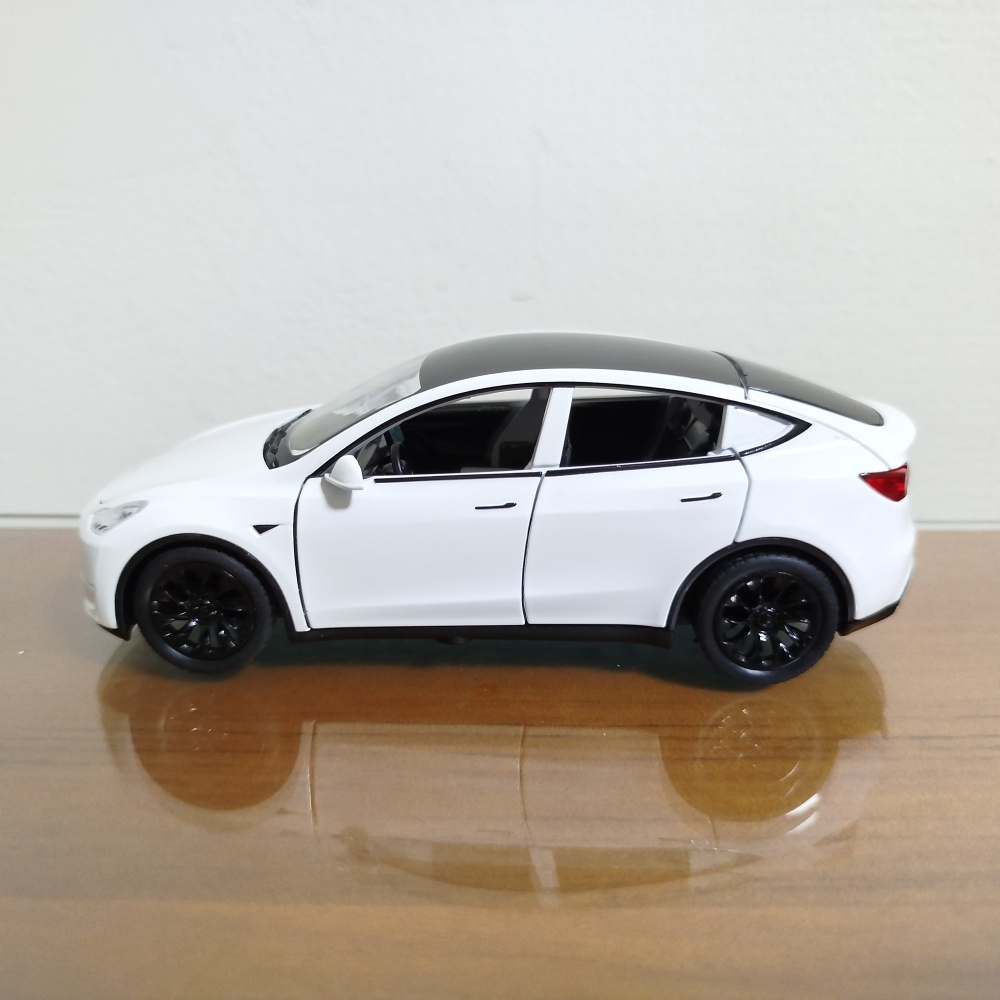 全新盒裝~1:32 ~特斯拉 TESLA MODEL Y 白色 合金 模型車 聲光車-細節圖2