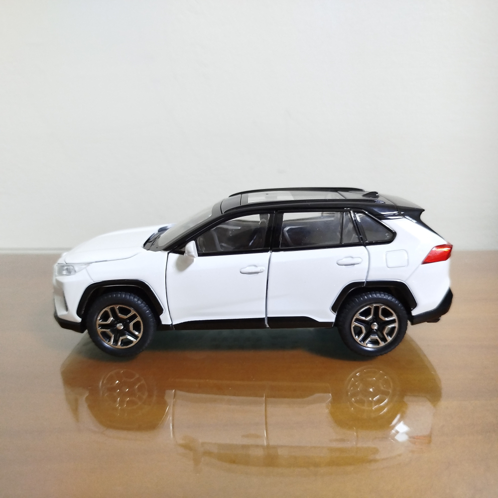 全新盒裝~1:32~豐田TOYOTA RAV4 黑頂白色 合金 模型車 聲光車-細節圖2