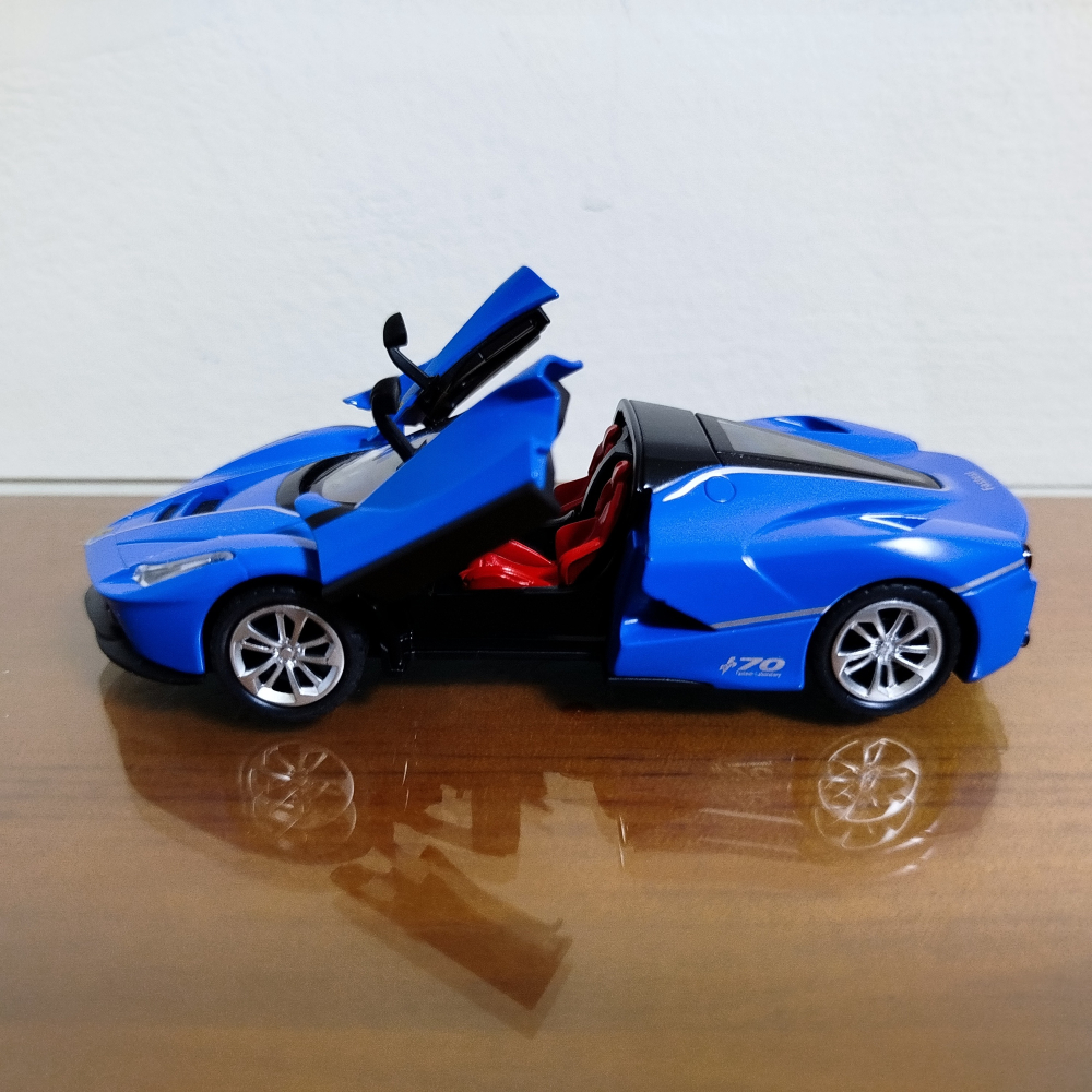 全新盒裝~1:36~法拉利  Ferrari LaFarrari 拉法   藍色 合金 模型車(聲光車)-細節圖3