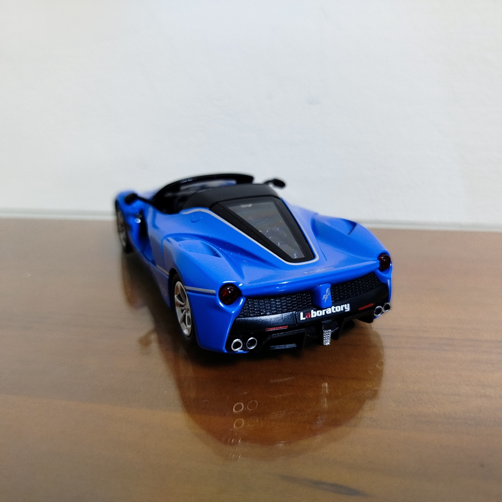 全新盒裝~1:36~法拉利  Ferrari LaFarrari 拉法   藍色 合金 模型車(聲光車)-細節圖4