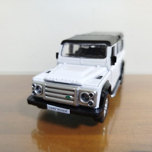 全新盒裝~1:36~路虎 衛士 LAND ROVER 白色 合金 模型車