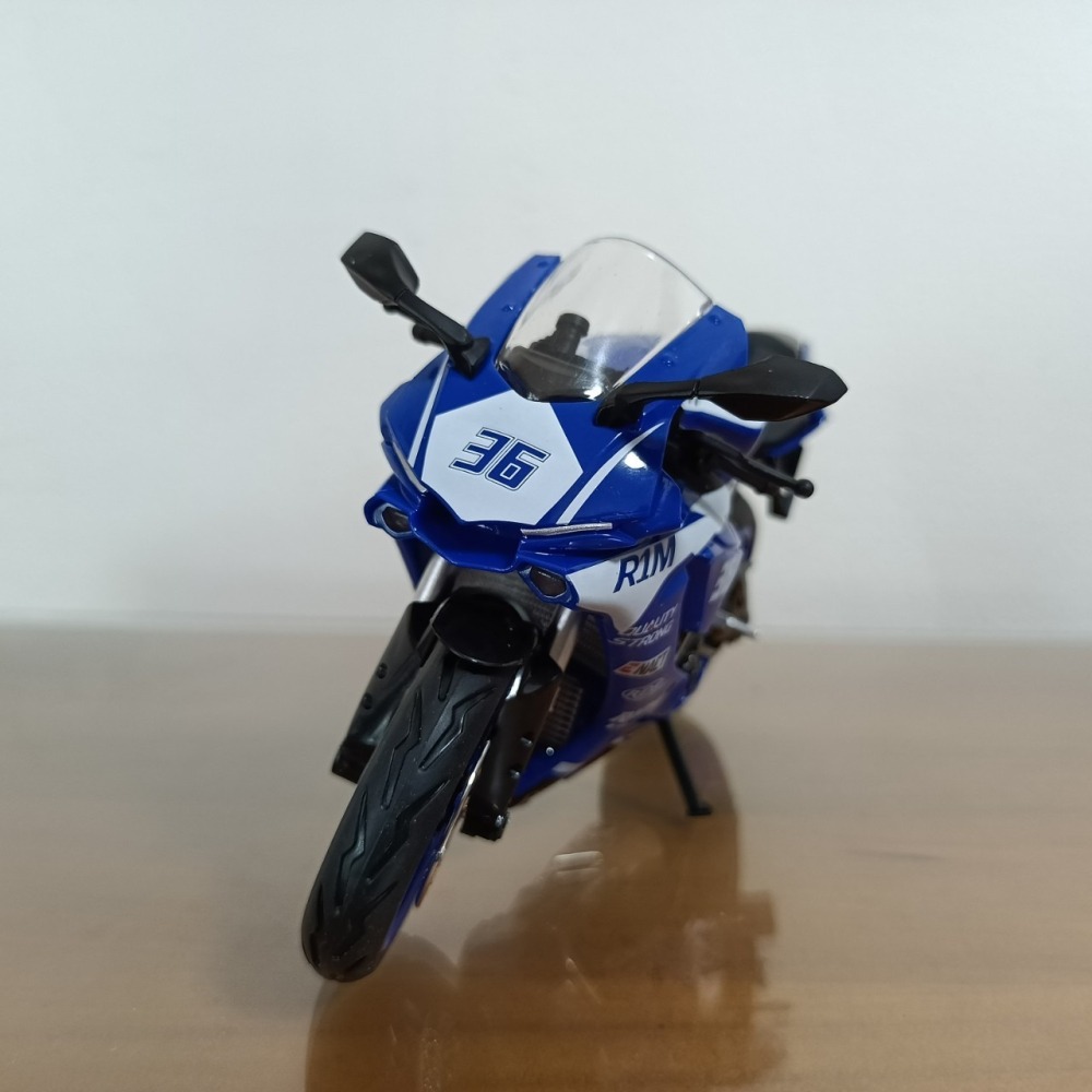 全新盒装現貨~1:12~山葉 YAMAHA YZF-R1M 藍色  (聲光) 後座下壓可亮大燈與聲響  模型車 玩具-細節圖5