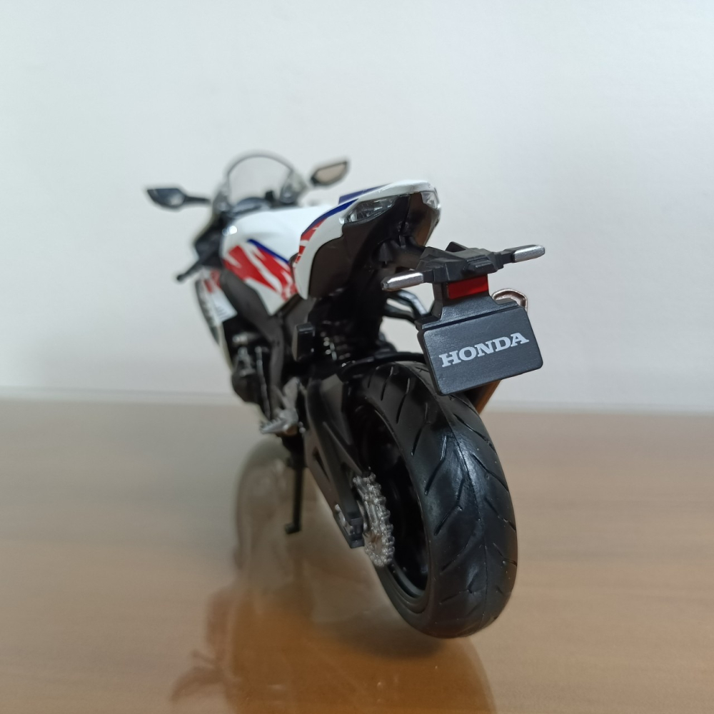 全新盒装現貨~1:12~本田 HONDA CBR 1000RR-R 白色  模型車 玩具 兒童 收藏 重機 交通模型-細節圖3