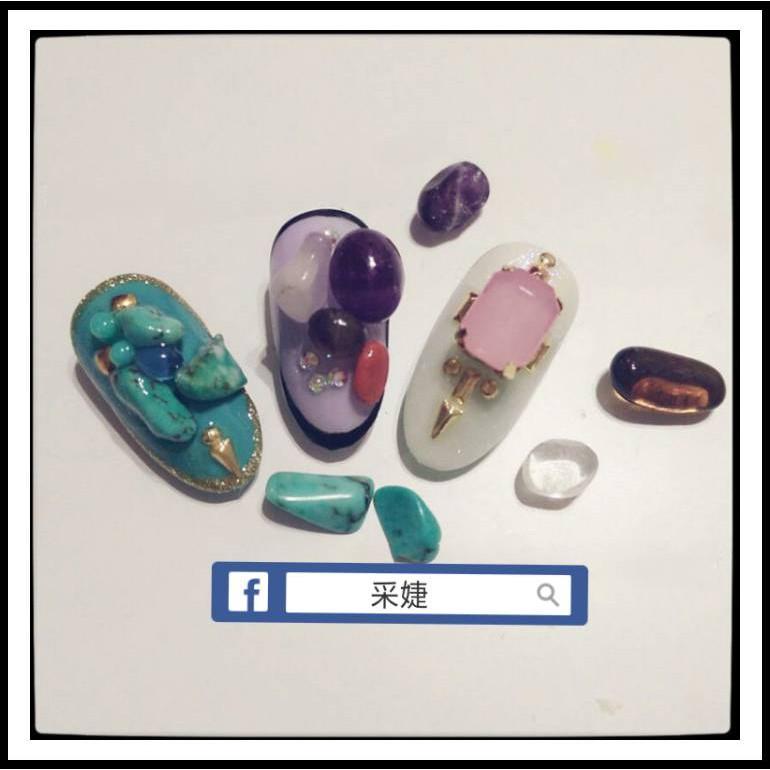 【采婕美學】美甲五彩水晶石 (12色一套) 五彩石 彩晶石 天然水晶石 水晶碎石 彩色石 玉石 12格圓盤天然水晶石-細節圖5