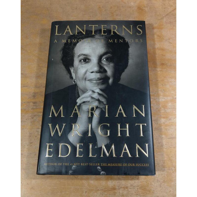 (原文書現貨)Lanterns：A Memoir of Mentors│Marian Wright Edelman七成新-細節圖2