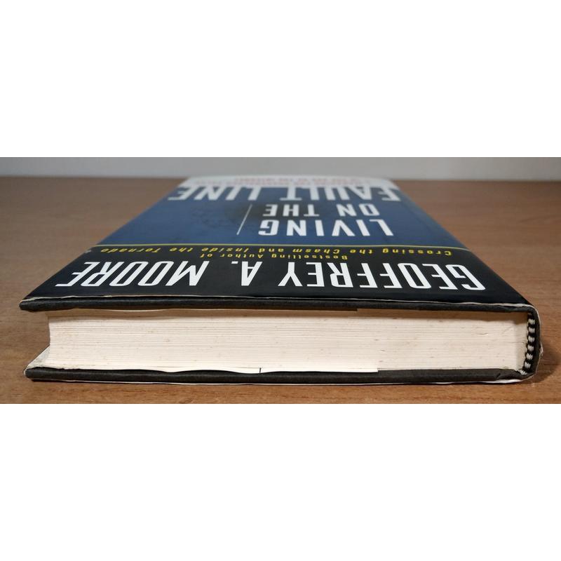 原文書：Living on the Fault Line │斷層線上Moore│Harper0887308880│七成新-細節圖2