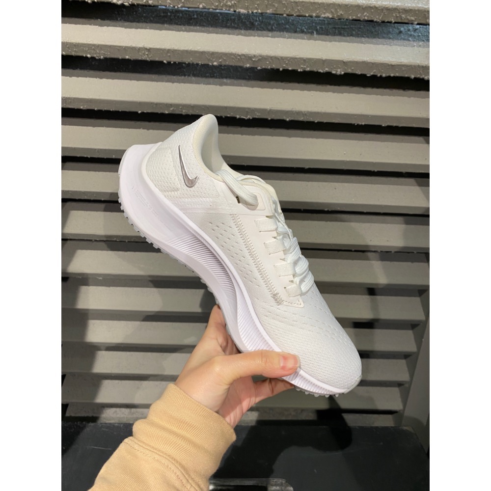 (豆兒）Nike 慢跑鞋 （小飛馬38）us6-細節圖2