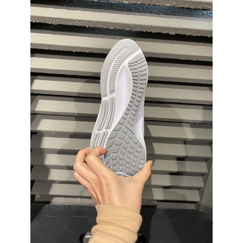 (豆兒）Nike 慢跑鞋 （小飛馬38）us6-細節圖4