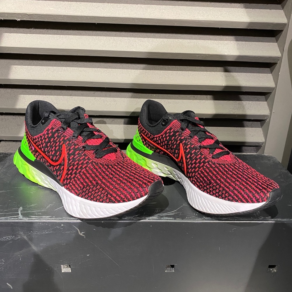 （豆兒）Nike 跑步鞋 大小腳 左9.5 右10-細節圖5